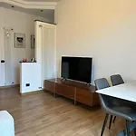 Renzo E Lucia شقة