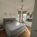 Renzo E Lucia Apartamento