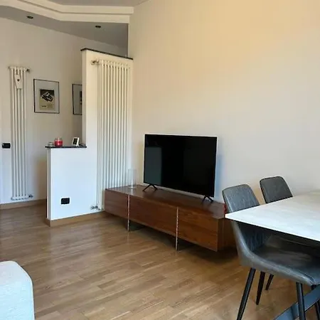 Renzo E Lucia Apartament